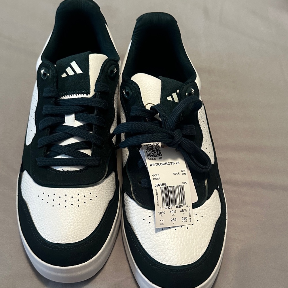 Adidas NWT (no box) Datk green and White retro mens spikeless golf shoes